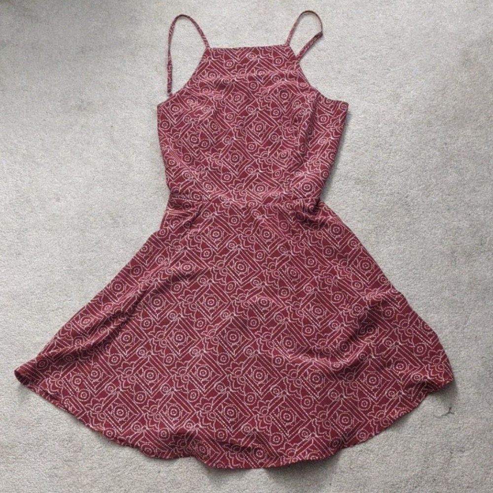 Hollister Backless Spaghetti Strap Dress in Maroon and White Geometric Print